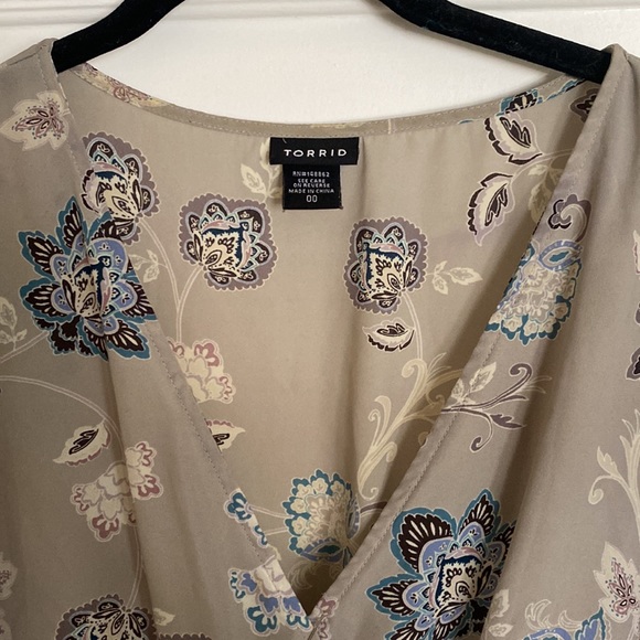 Torrid paisley blouse size 00 - Picture 3 of 5